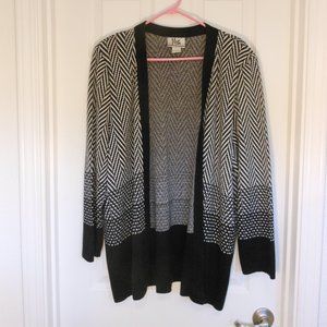 Mita Black & White Chevron Cardigan size 2X.
